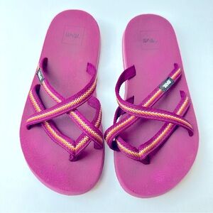 Teva Magenta Sandals with Patterned Straps Girls‎ 4